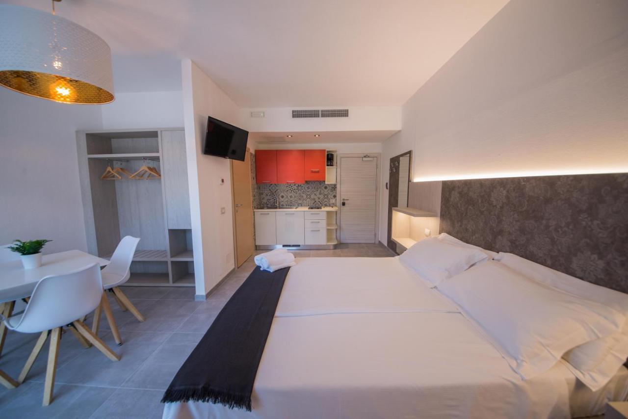 Residence Cristine Riva del Garda Exterior foto